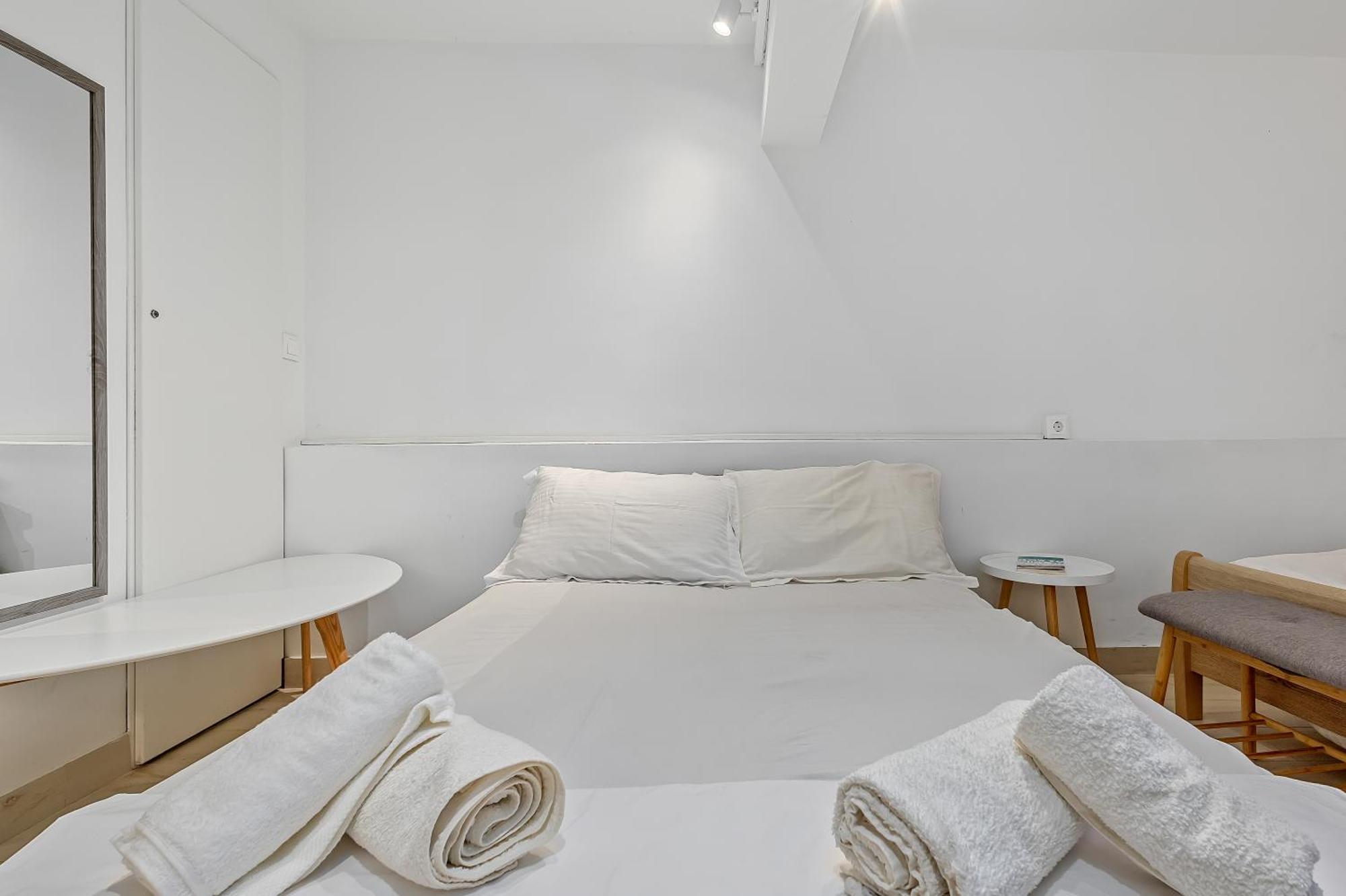 Studio Apartment