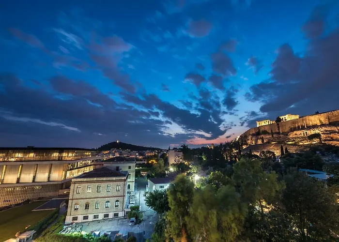 Splash Of Glam I 10 Steps From Acropolis